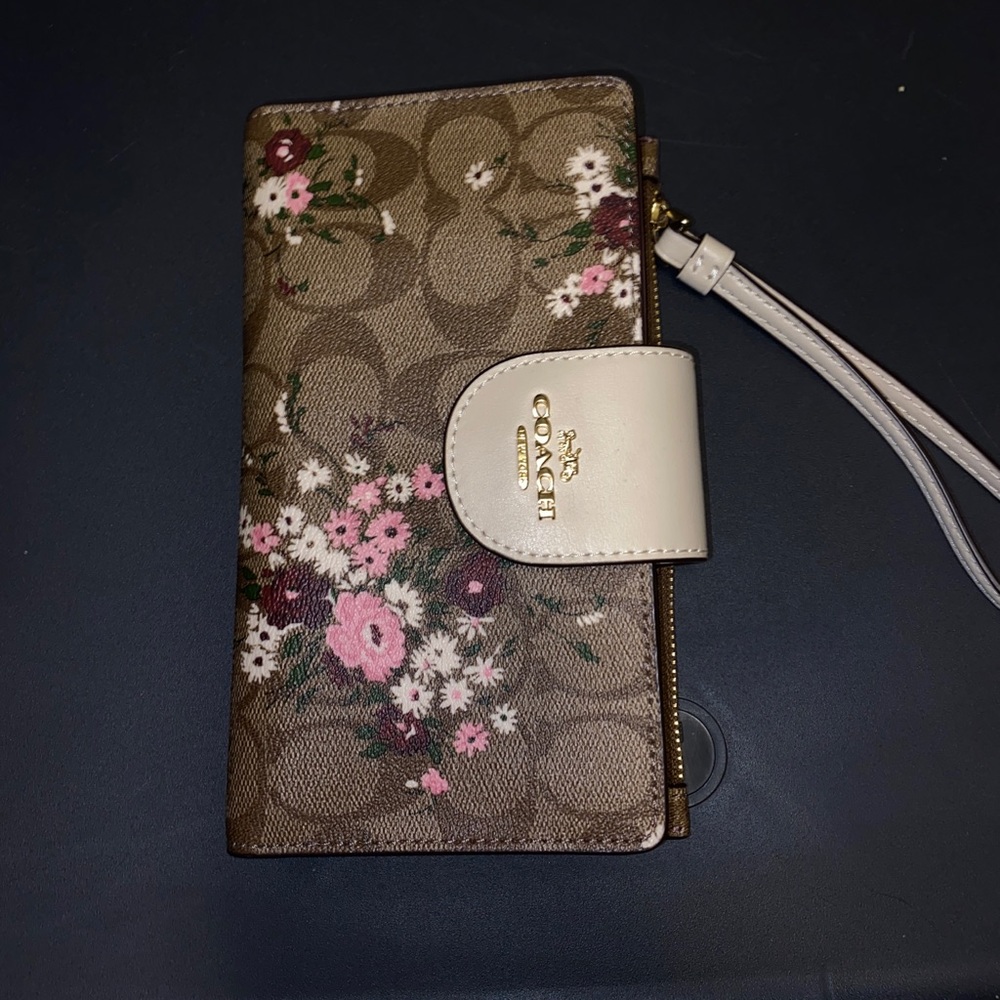 Coach phone wallet NWOT